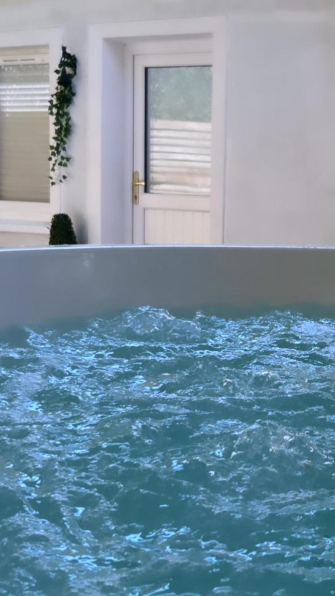 Seid Bo - Sleeps 6 - New Private 6 Person Hottub Available Apartment Burnfoot Exterior photo